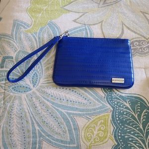 Express wristlet